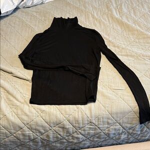 Talulah- Black Women's Long-Sleeve Turtleneck Top-size large